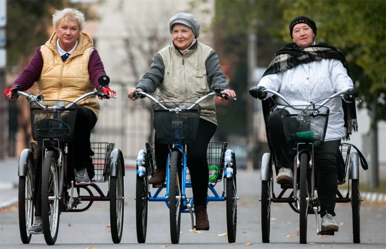 Участники проекта «Активное долголетие» могут бесплатно кататься на прокатных велосипедах