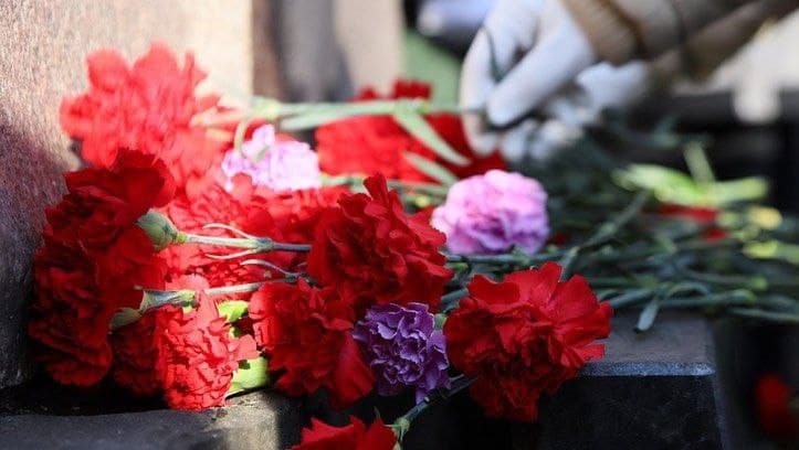 Глава Красногорска возложил цветы к памятнику воинам - интернационалистам