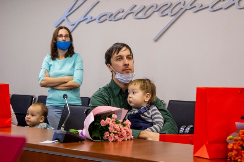 9 молодых семей из Красногорска получили субсидию на новое жилье