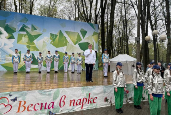 В Городском парке дан старт Всероссийскому субботнику и акции «День добрых дел»