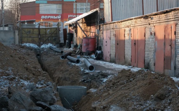 Ливневую канализацию ремонтируют на участке в Нахабино