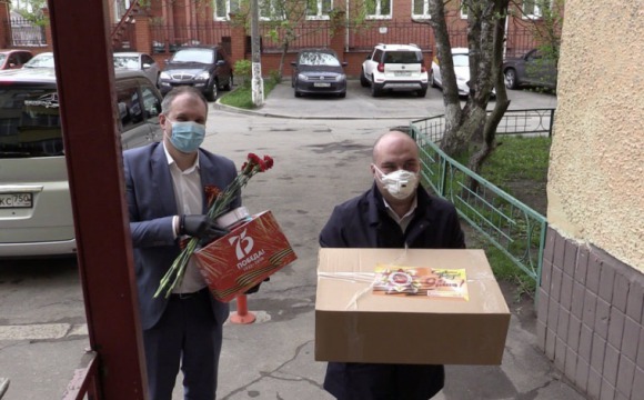 В Красногорске ветеранам вручили подарки от Губернатора Подмосковья