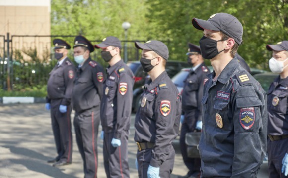 Полицейские патрули проверили у красногорцев наличие пропусков и масок