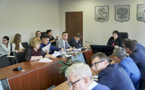Итоги масштабного ремонта улично-дорожной сети обсудили в Красногорске