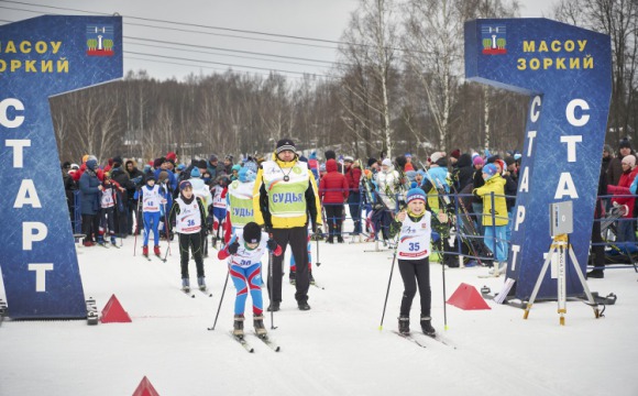 Больше пятисот юных лыжников из Подмосковья поборолись за Кубок Московской области⠀