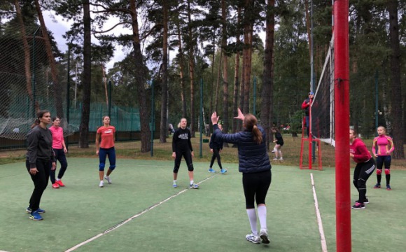 В Красногорске 100 человек  сыграли в волейбол