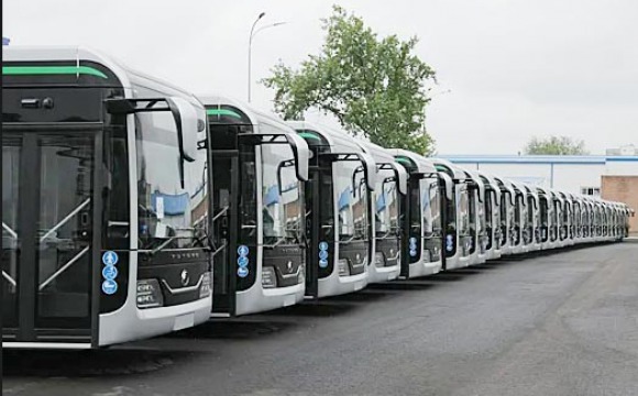 К июню «Мострансавто» закупит 100 автобусов «Ютонг», а к августу – еще 350 ЛиАЗов большого класса