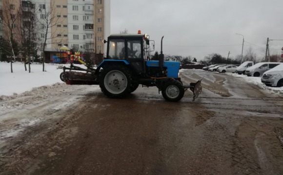 Коммунальные службы Красногорска устраняют последствия обильных снегопадов