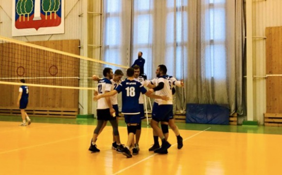 Волейболисты из Красногрска обыграли соседей