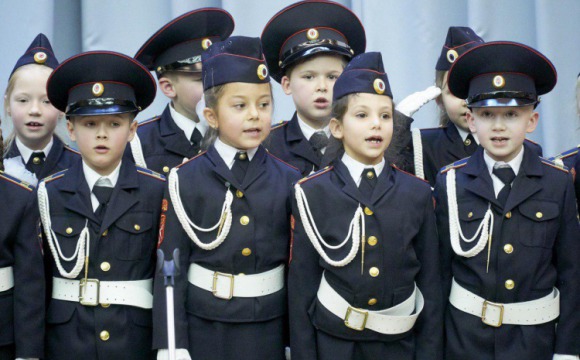 Красногорским кадетам вручили удостоверения в честь Дня полиции