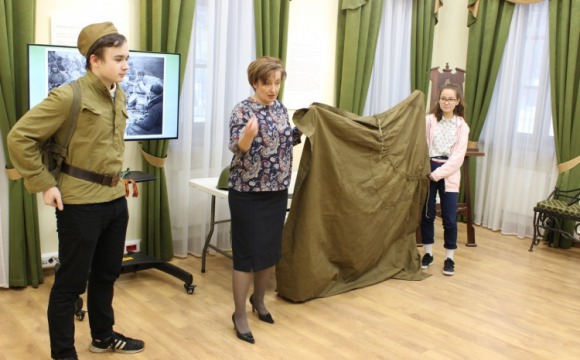 Школьники из Красногорска изучили вещи и форму солдат Советской Армии