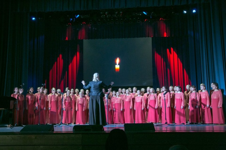Красногорцы посвятили концерт артистам, погибшим в авиакастрофе над Черным морем