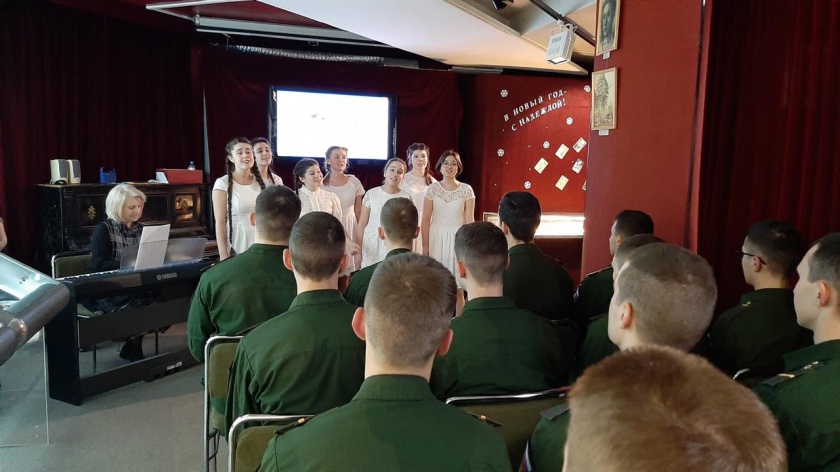 Красногорский детский хор выступил перед военнослужащими