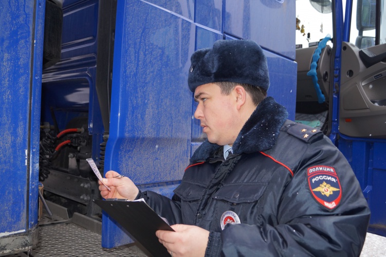 Красногорские автоинспекторы провели осмотр большегрузного транспорта