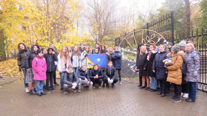 15 сосен высадили красногорские и немецкие школьники в рамках акции «Мир без границ»