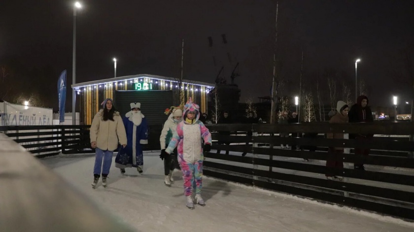 В преддверии Нового года в Красногорске прошел карнавал на льду