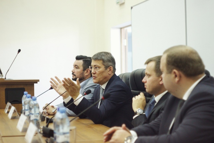 Радий Хабиров пригласил студентов филиала РАНХиГС на работу в администрацию