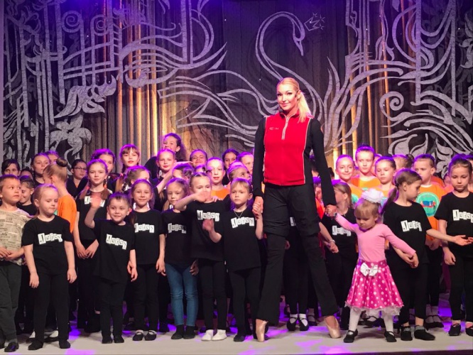 Анастасия Волочкова дала благотворительный концерт для детей Красногорска