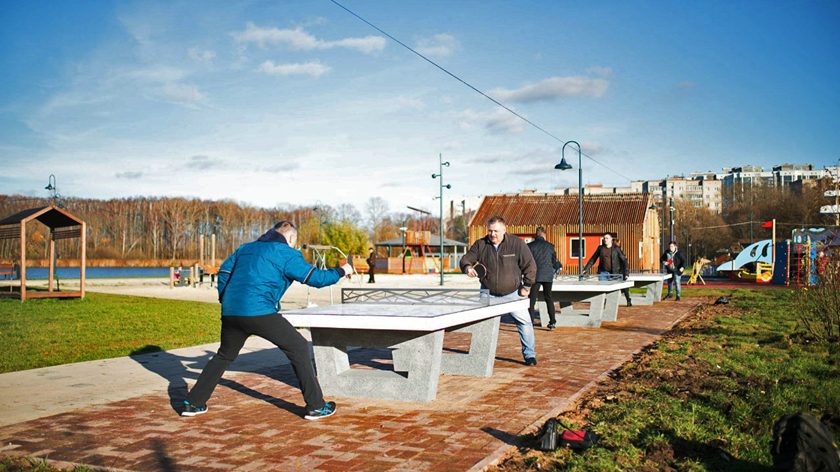 В 10 парках Подмосковья установлены теннисные и шахматные столы