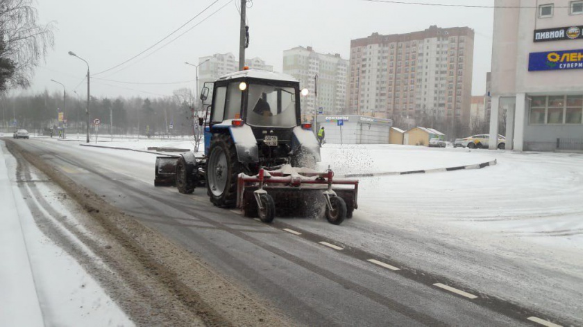 В Красногорске устраняют последствия снегопада