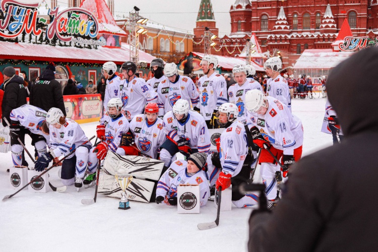 Хоккеисты Президентской академии в Красногорске сыграли в составе сборной Московской области в «Шоу-матче на Красной площади»