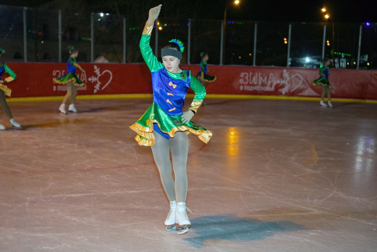 Яркие номера показали юные фигуристы из Красногорска в День зимних видов спорта