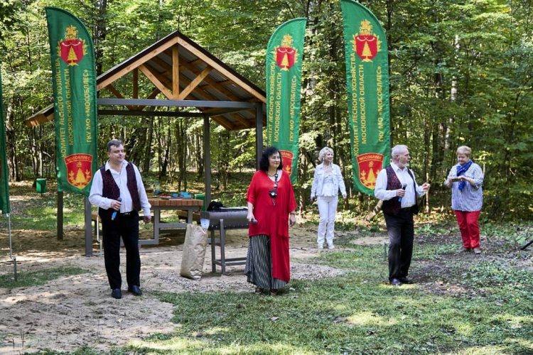 В Опалиховском лесопарке появилась зона для пикника