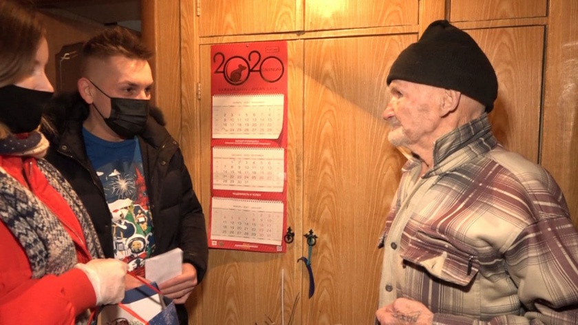 В Красногорске поздравляют ветеранов с наступающим Новым годом