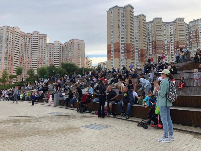 Свыше 500 зрителей посетили «Летний вечер у реки» в Красногорске 