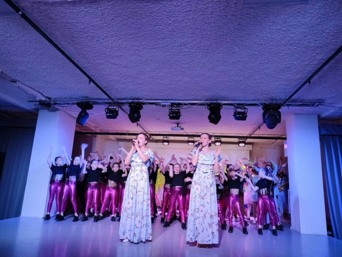 В преддверии Международного Женского Дня в КДК “Мечта” прошел праздничный концерт