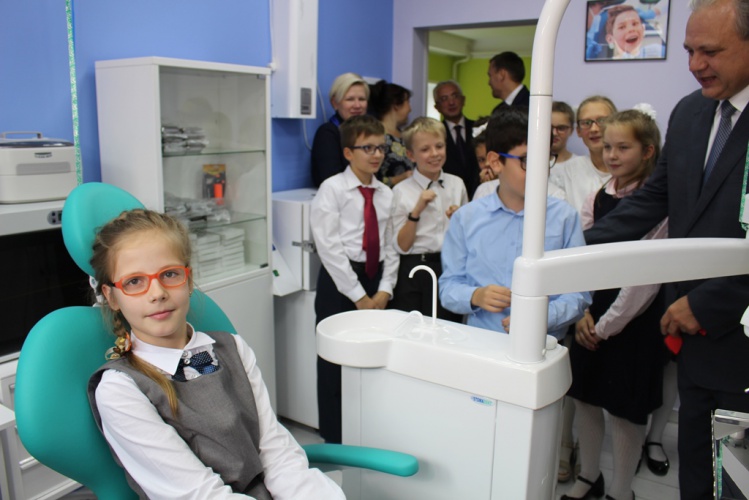 Стоматологические кабинеты открылись в нахабинских школах