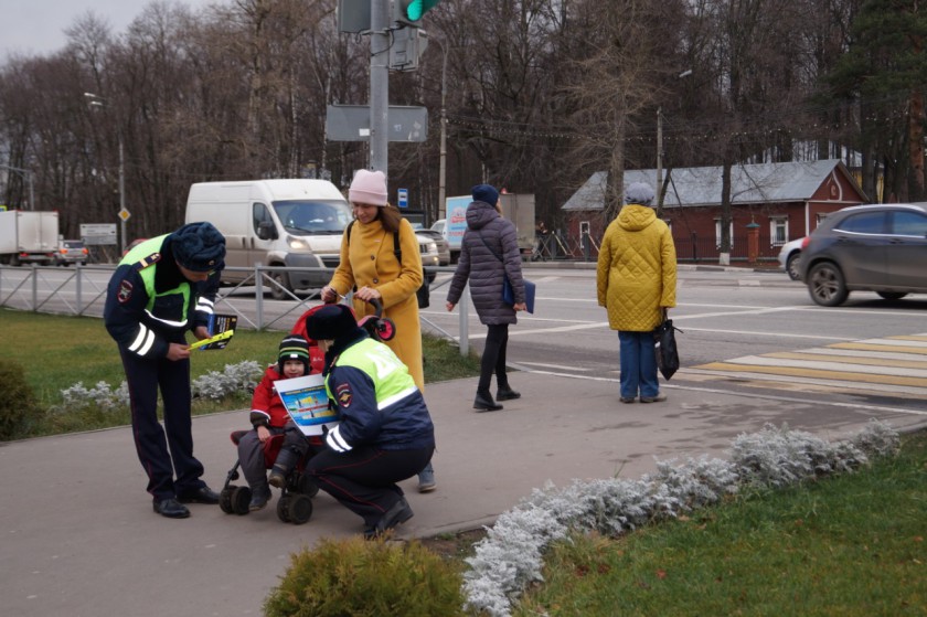 Профилактическое мероприятие «Пешеход» прошло в Красногорске