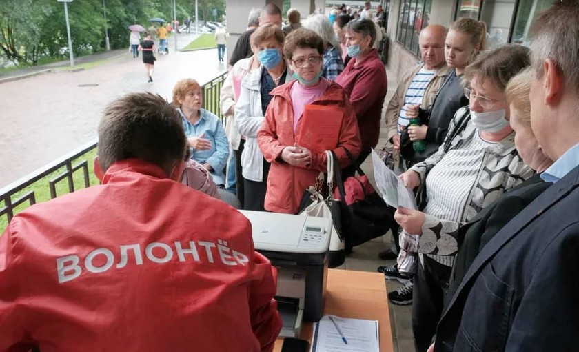 В Красногорске волонтеры помогают оформить возврат переплаты за электроэнергию