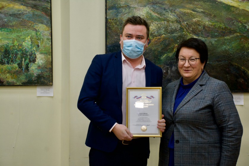 Эльмира Хаймурзина наградила сотрудников избирательной системы
