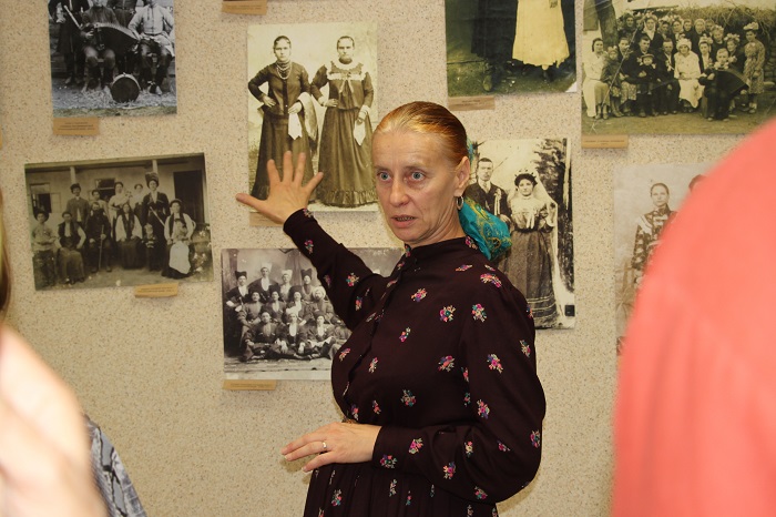 В Доме культуры «Луч» открылась выставка ретро фотографий казаков Кубани «Нити времени», которая продлится до 8 октября