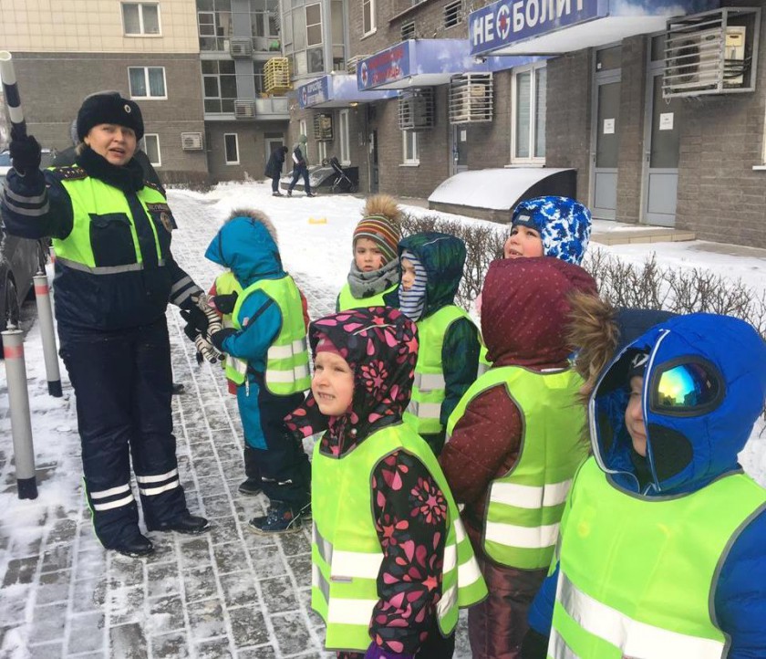 Воспитанники красногорского детского сада № 42 научились переходить дорогу