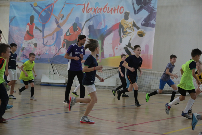 Красногорские спортсмены сыграли в футбол с Русланом Нигматуллиным