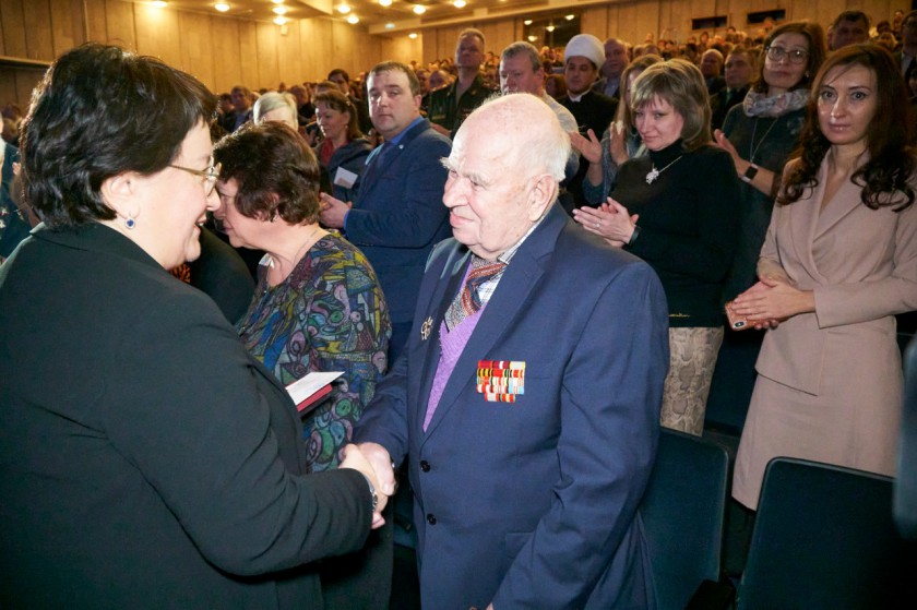 В Красногорске ветеранов войны наградили юбилейными медалями