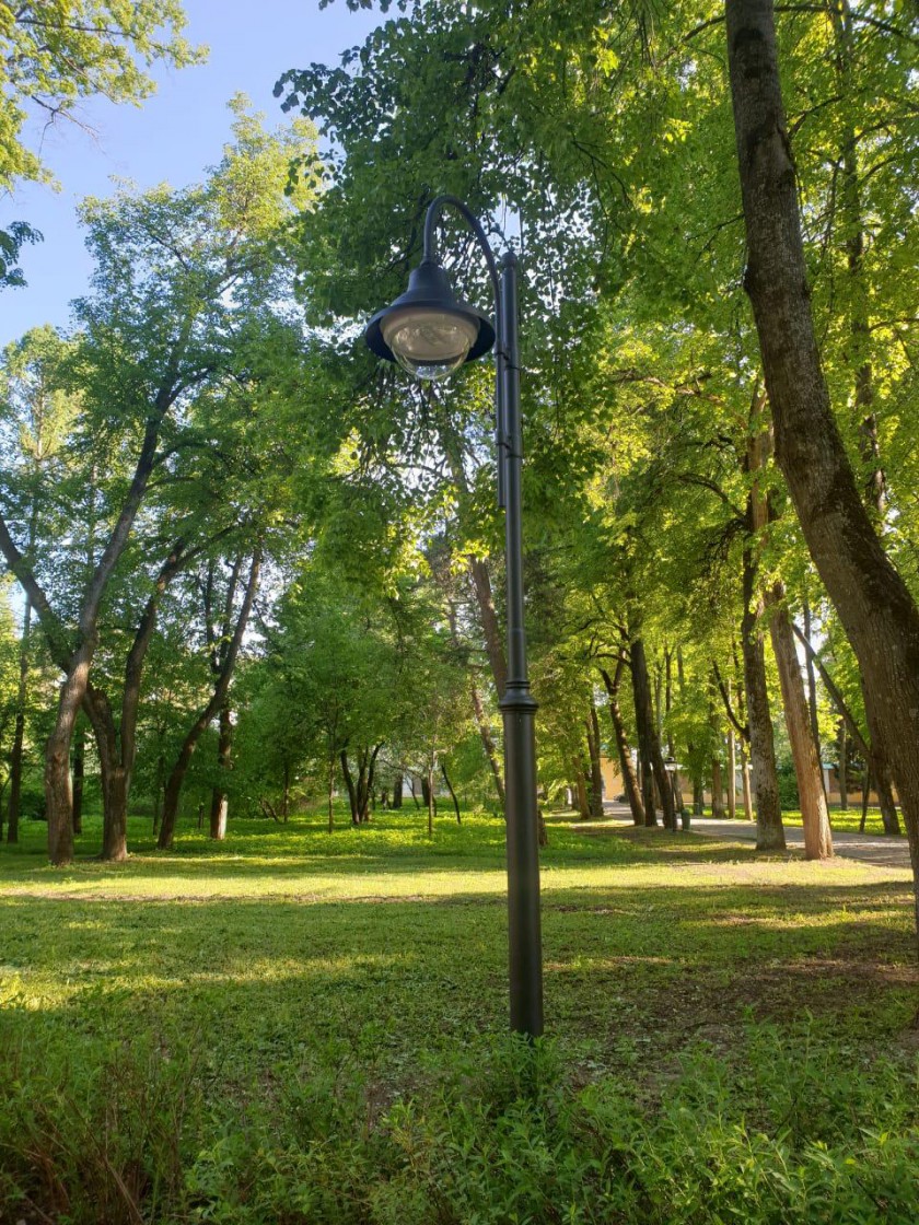 Освещение в стиле XIX века установили на территории усадьбы «Архангельское»