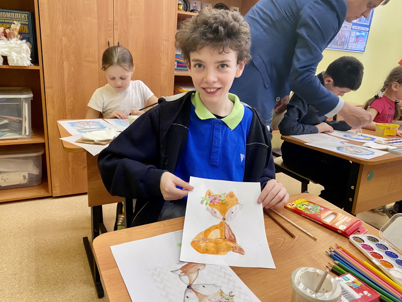 Для детей из ДНР провели мастер-класс по живописи