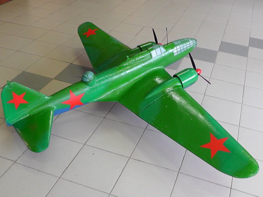 Двухметровый макет самолета ИЛ-4 представят в День Победы