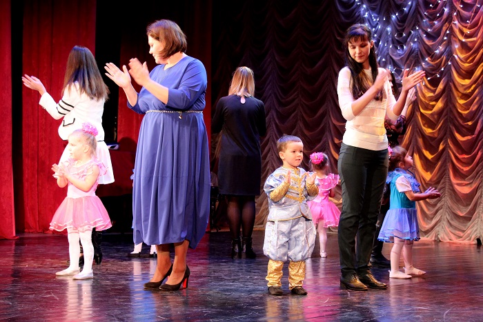 18 декабря в зрительном зале Дома культуры «Луч» состоялся отчетный концерт детских творческих коллективов МБУК "ДК «Луч»