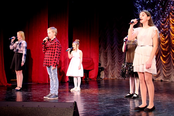 18 декабря в зрительном зале Дома культуры «Луч» состоялся отчетный концерт детских творческих коллективов МБУК "ДК «Луч»