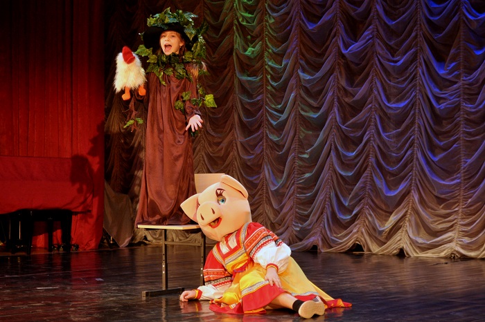 21 марта в ДК "Луч" открылся Фестиваль кукольных театров "Арлекин".