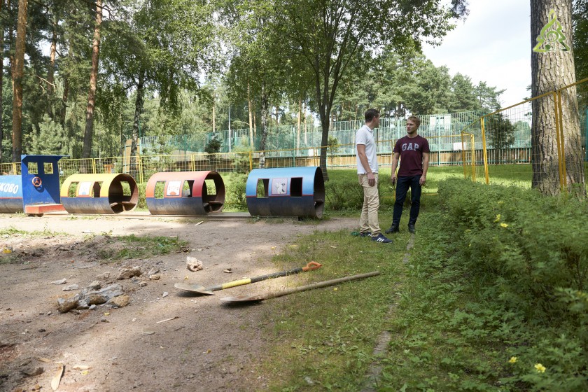 В Красногорске продолжается реконструкция детского городка «Сказочный»