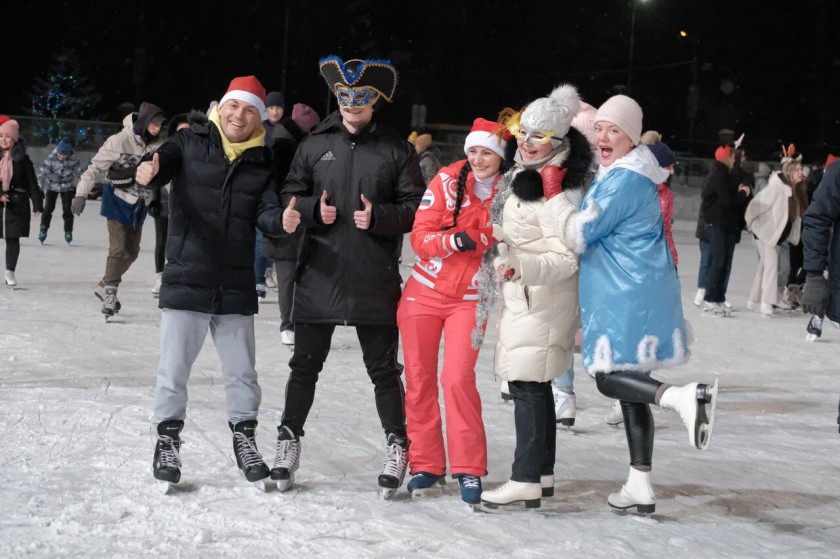 Карнавал на льду прошел на стадионе «Зоркий»