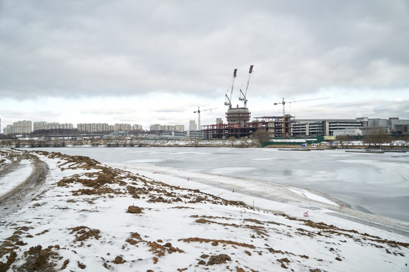 Строители спасли ребенка, провалившегося под лед Москвы-реки в Красногорске