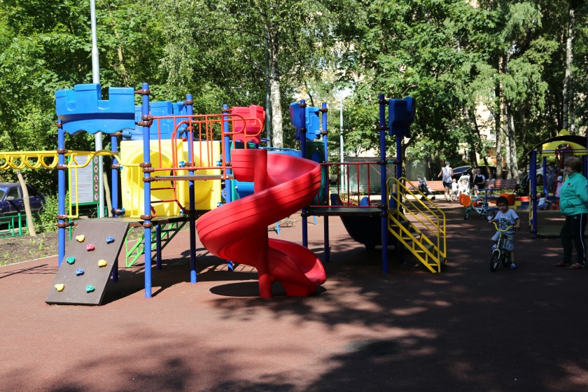 В городском округе Красногорск установили 14 новых детских площадок