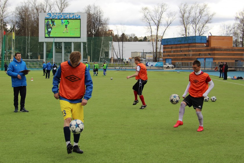 Шесть футболистов – участников проекта «Стань частью «Зоркого» – сыграют 8 мая в товарищеском матче с профессионалами из ФК «Зоркий»