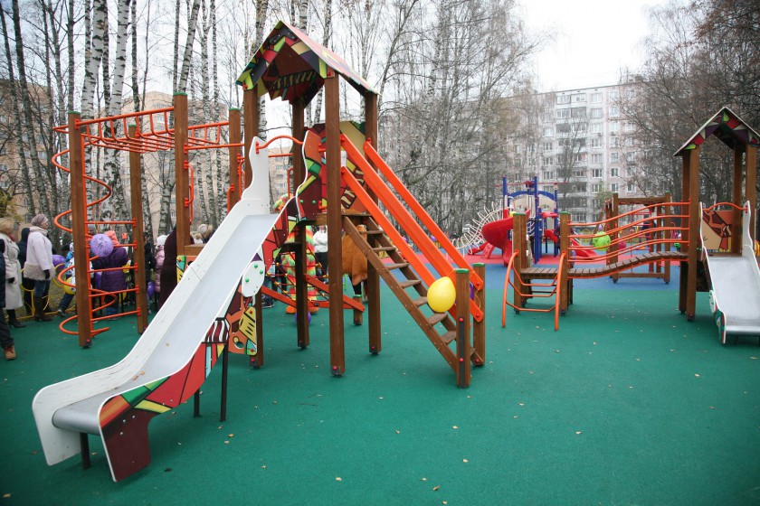 Две детские площадки по губернаторской программе открылись в Красногорске